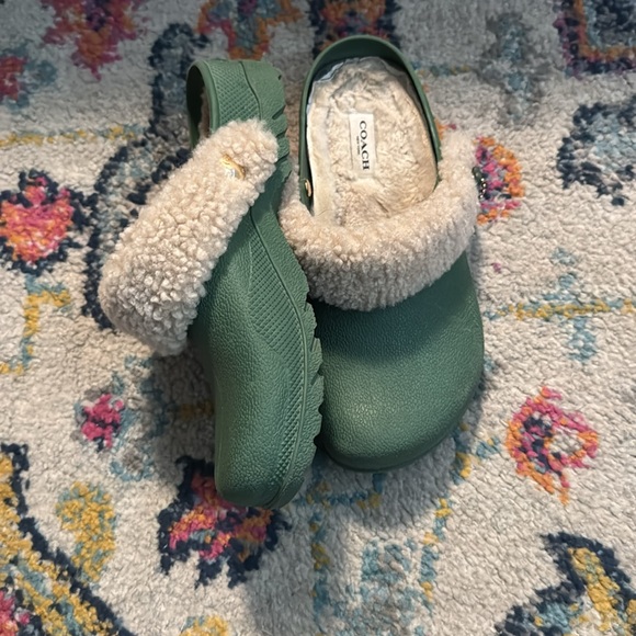 Coach slides size 7 - Picture 2 of 4